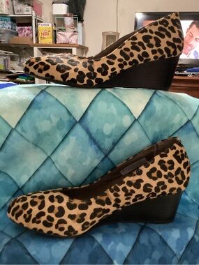 Vionic Leopard Print Wedge Pumps - Tan and Black, BNWOT